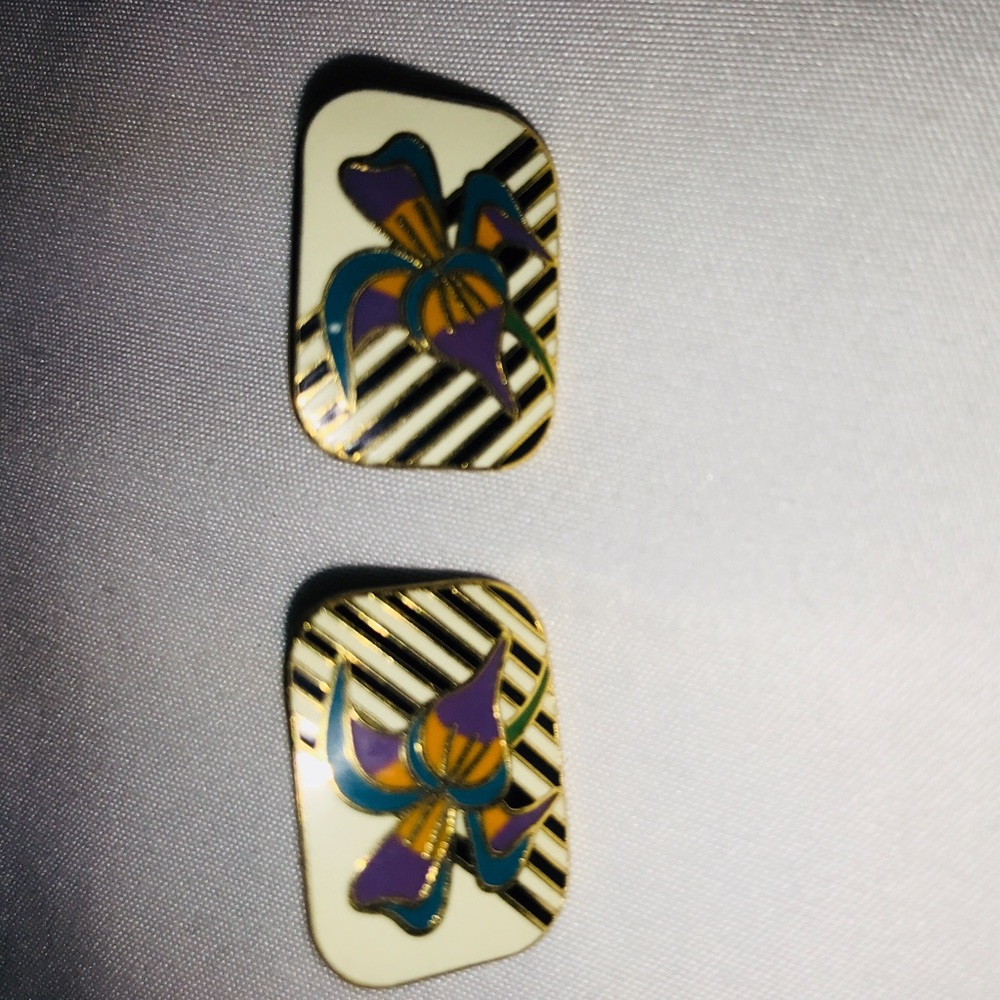 Awesome Vintage post earrings - Picture 4 of 5